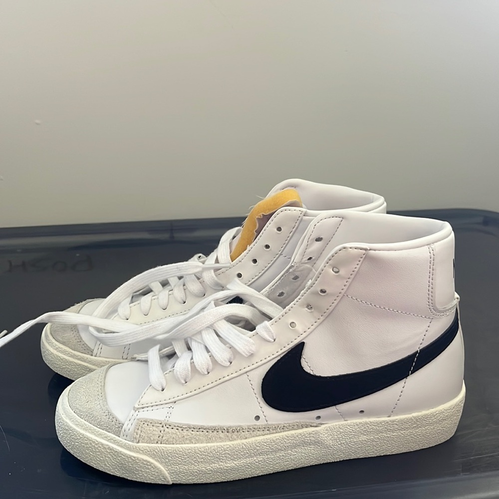 NEW Nike Blazer Size 7.5 Never Worn